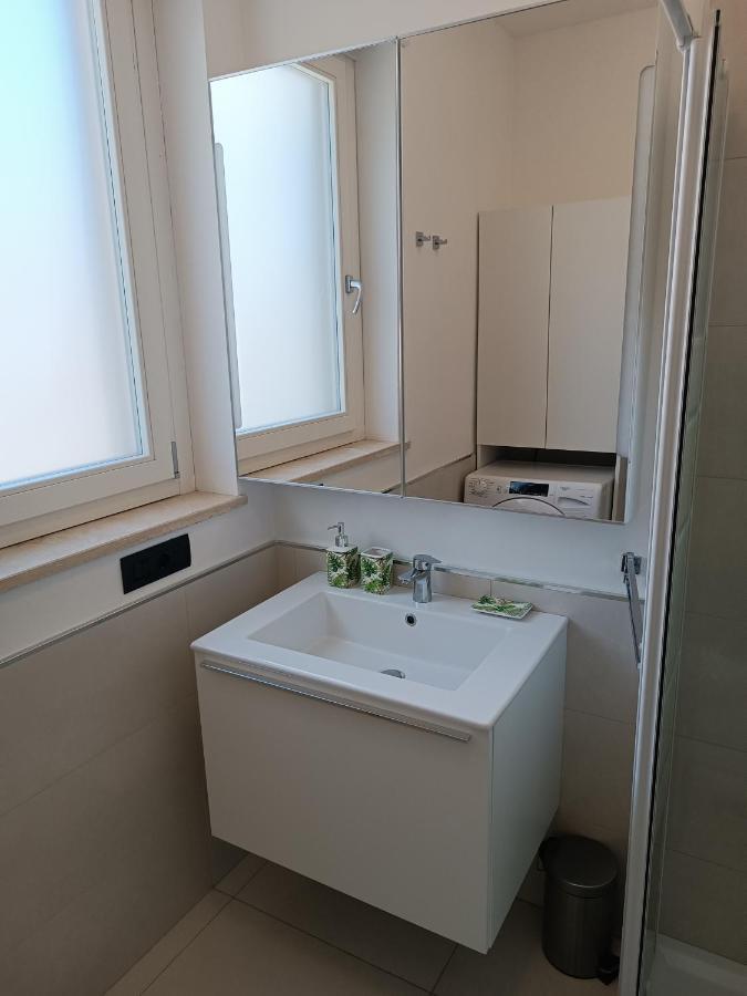 Appartamento Per 4, Metro B Monti Tiburtini, Ac, Wi-Fi Rome Luaran gambar
